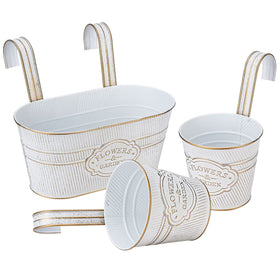 PerGar wall-mount option demonstrates flexible storage and decoration on walls.