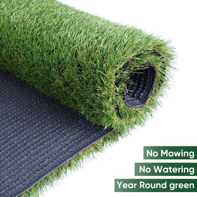 Petgrow easy-clean grass can be refreshed with a hose.