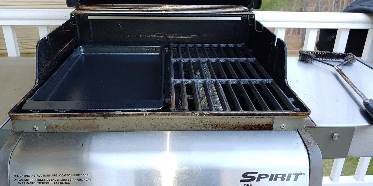 PETKAO easy-clean surface simplifies cleanup after grilling