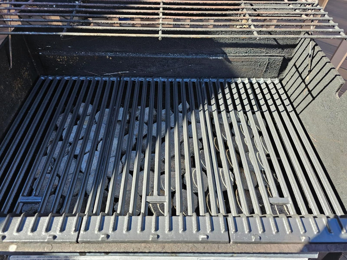 PETKAO G3 twin-post grates support steady warmth for grilling multiple items.