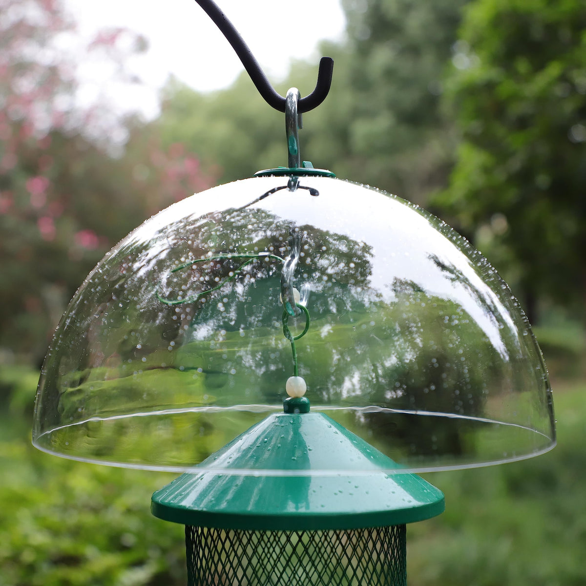 PFNRTH clear dome guard for feeders provides weather protection and visibility