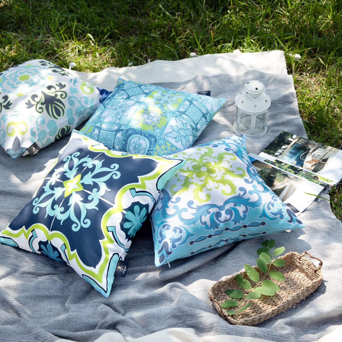 Phantoscope waterproof fabric pillow cover designed to resist splashes.