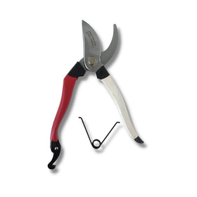 Phoenix Tools three-quarter-inch-cut proves efficient pruning of medium branches