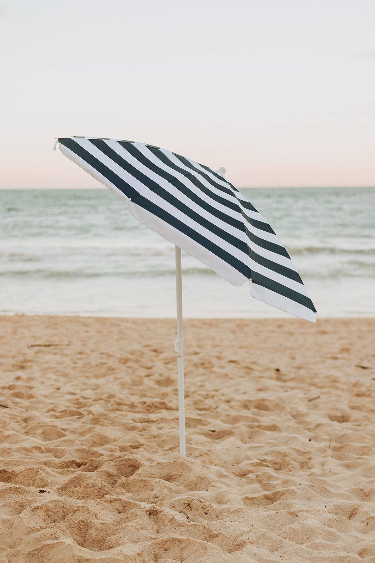 PICNIC TIME pointed end eases sand setup for quick anchoring.