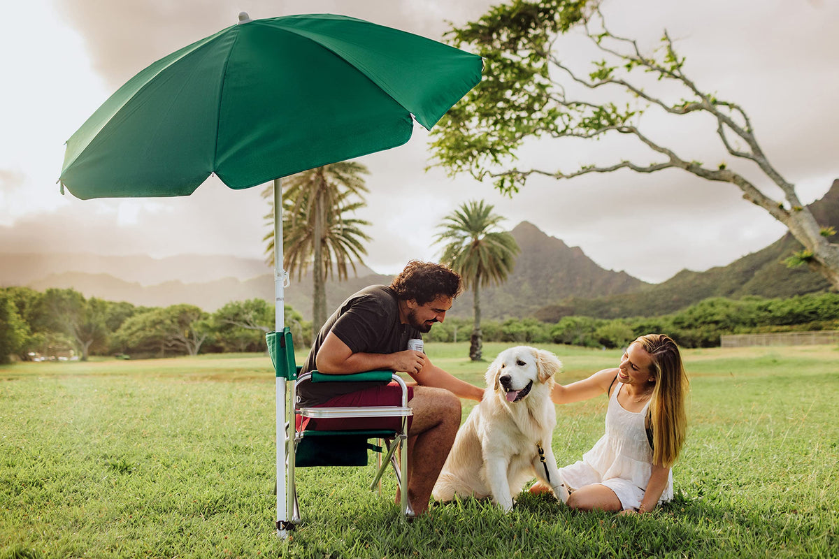 PICNIC TIME UV protection umbrella keeps you cool by pool or shore.