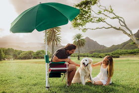 PICNIC TIME UV protection umbrella keeps you cool by pool or shore.