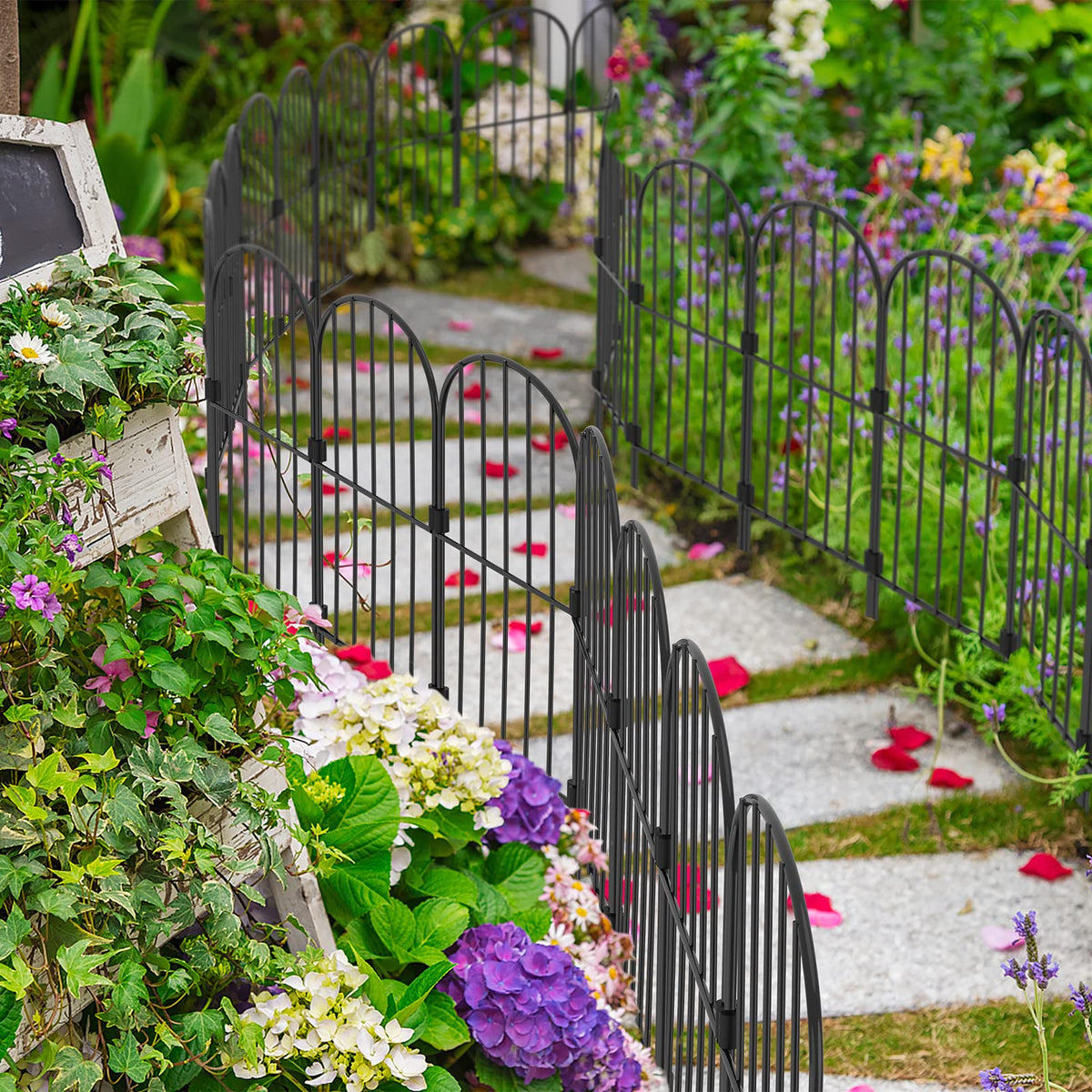 PINPON versatile fence doubles as trellis and boundary for beds