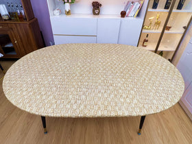 Elastic edge close-up showing snug fit of Pioggia tablecloth.