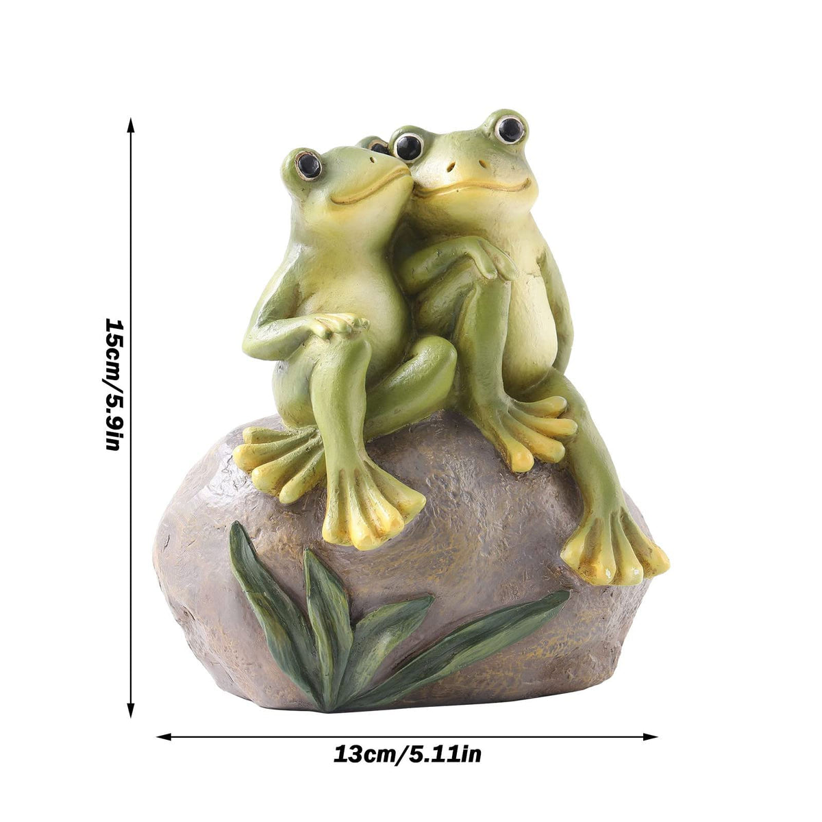 Pipilily small resin frog statue fits patios and borders.
