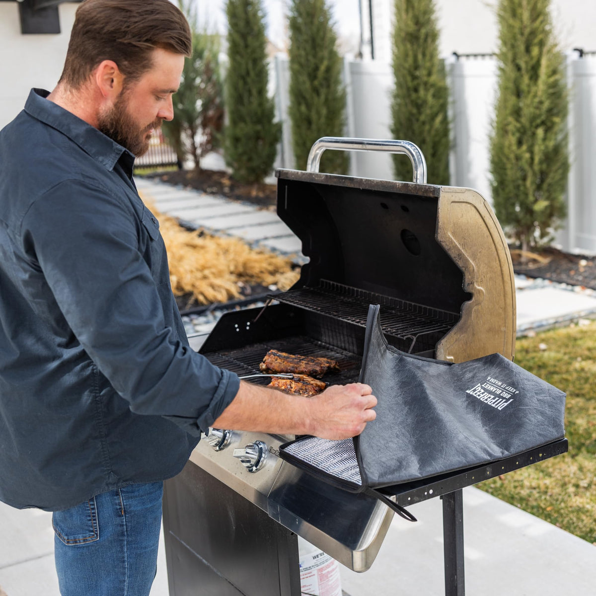 DuPont paper exterior with aluminum interior enhances heat retention