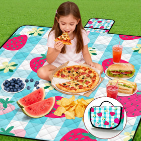 Poedist six-to-eight-people blanket provides shared seating space.