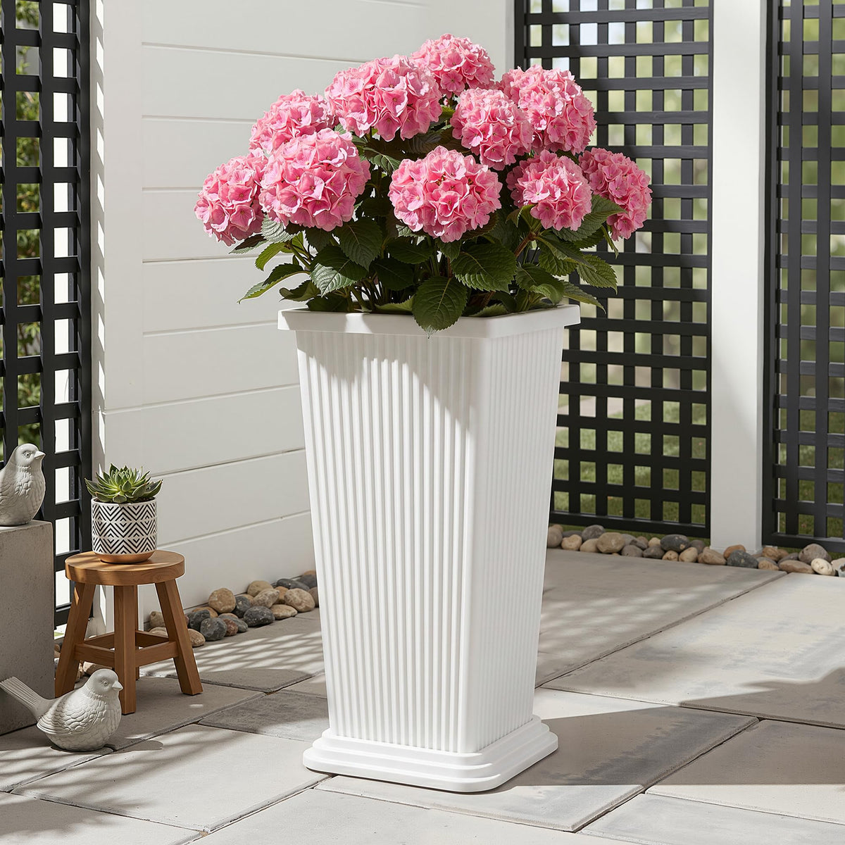 PolarcoForgeco stable tapered design for patios and garden pathways