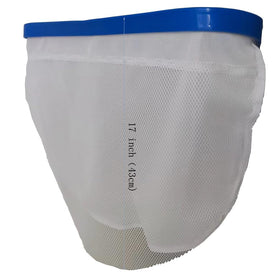Pool Zing Professional 19-inch aluminum handle offers a comfortable, weight-balanced grip during skimming.