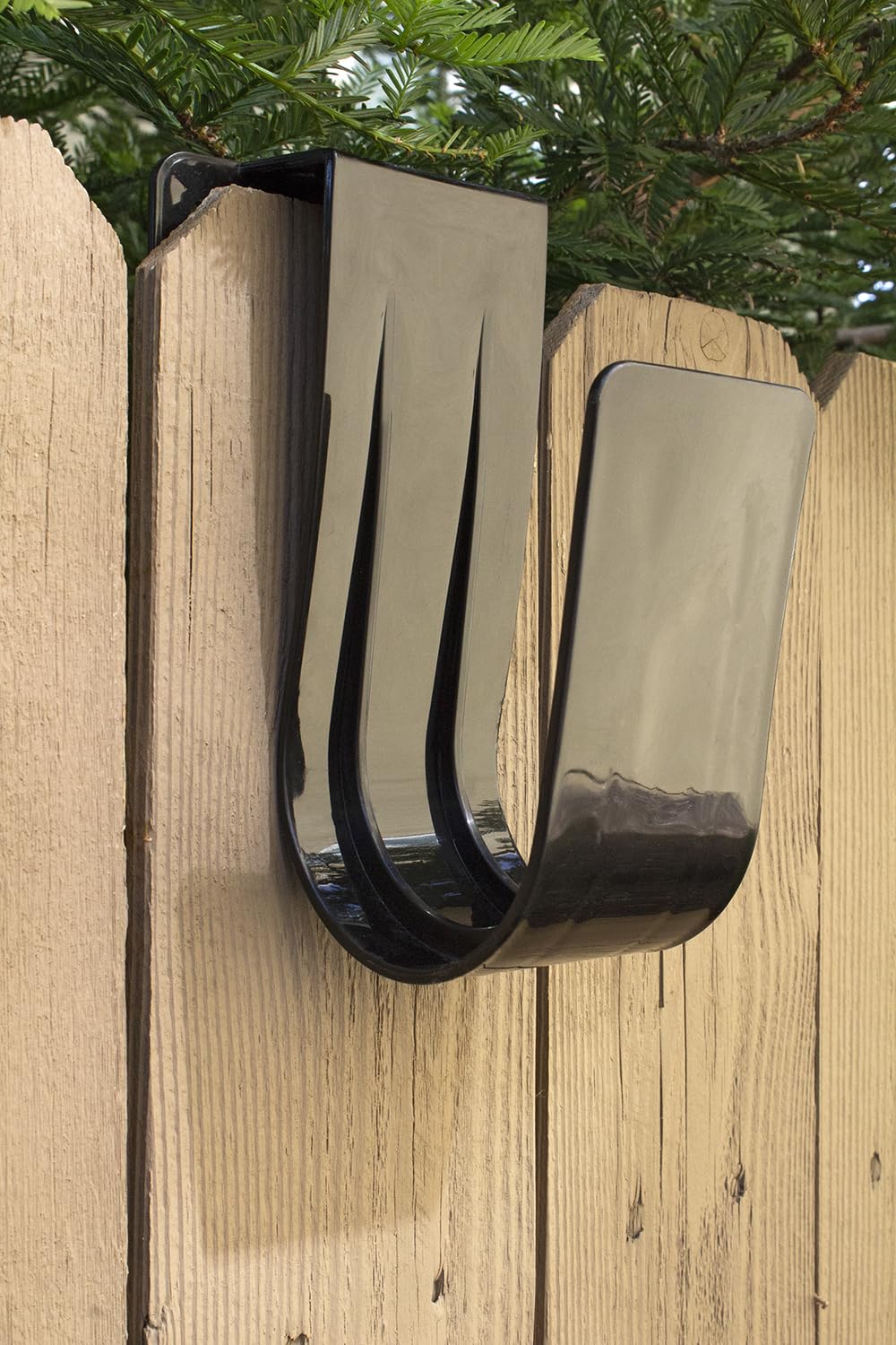Poolmaster 35610 flexible material cushions heavy hoses with secure grip.