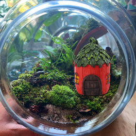 POPKER outdoor fairy décor set inspires imaginative play and decorative storytelling.