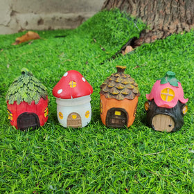 POPKER mini fairy garden pine cone house enhances micro landscapes with natural, earthy accents.