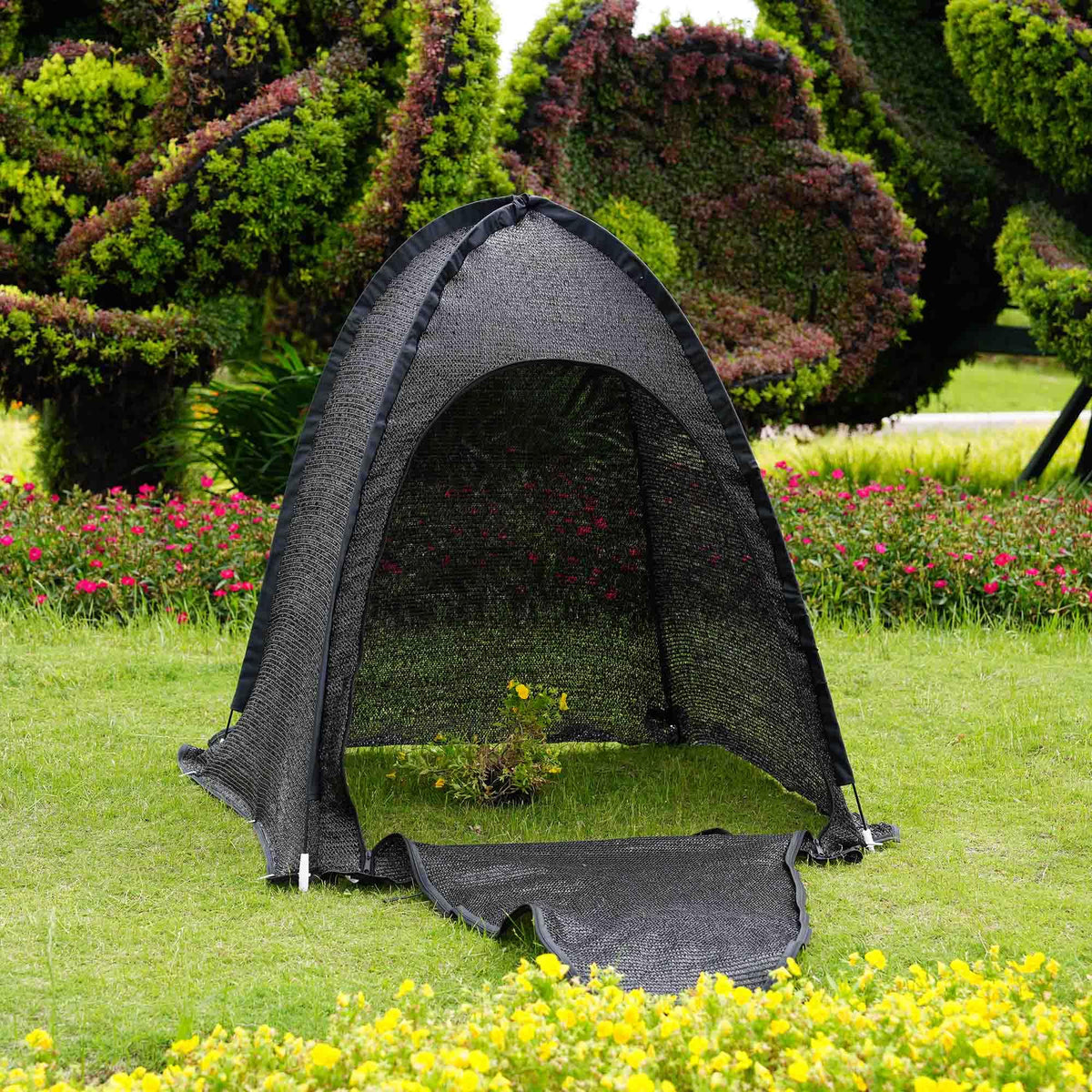 Porayhut privacy shade for patios and balconies during gatherings