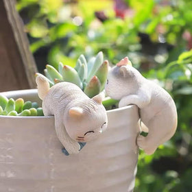 Poteital antique-finish cat statue for porches and balconies