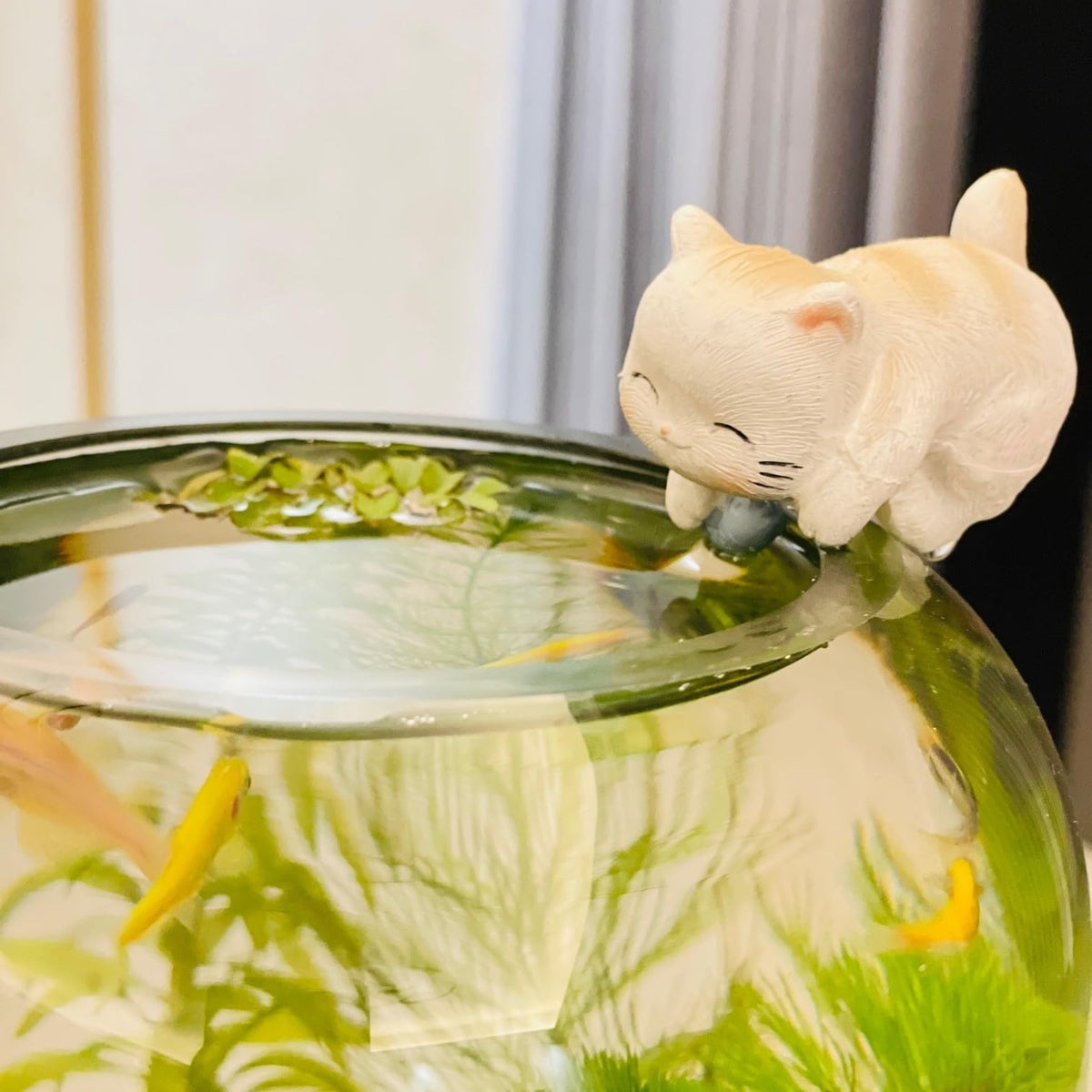 Poteital multi-purpose cat statue doubles as desk decor for a playful workspace
