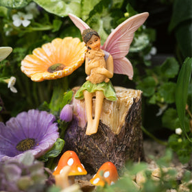 PRETMANNS resin figures withstand outdoor viewing with colorful detail