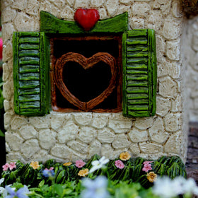 Pretmanns gift box packaging ideal for a thoughtful fairy garden gift