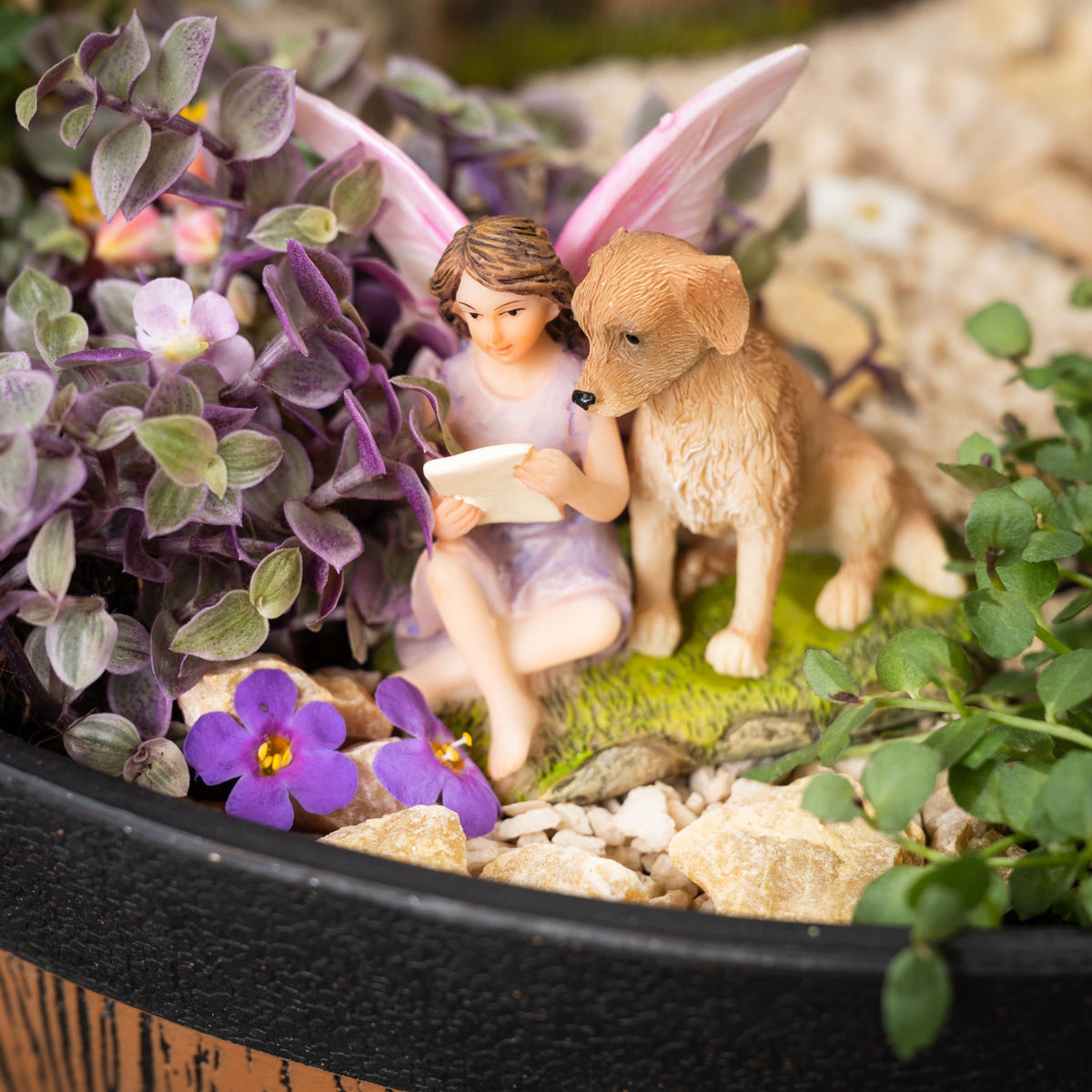 PRETMANNS gift-ready set provides a charming birthday or housewarming option.