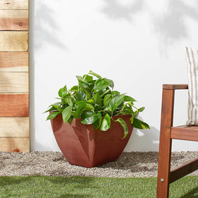 PSW Pot Simplicity Square Planter in garden shows versatile indoor-outdoor use