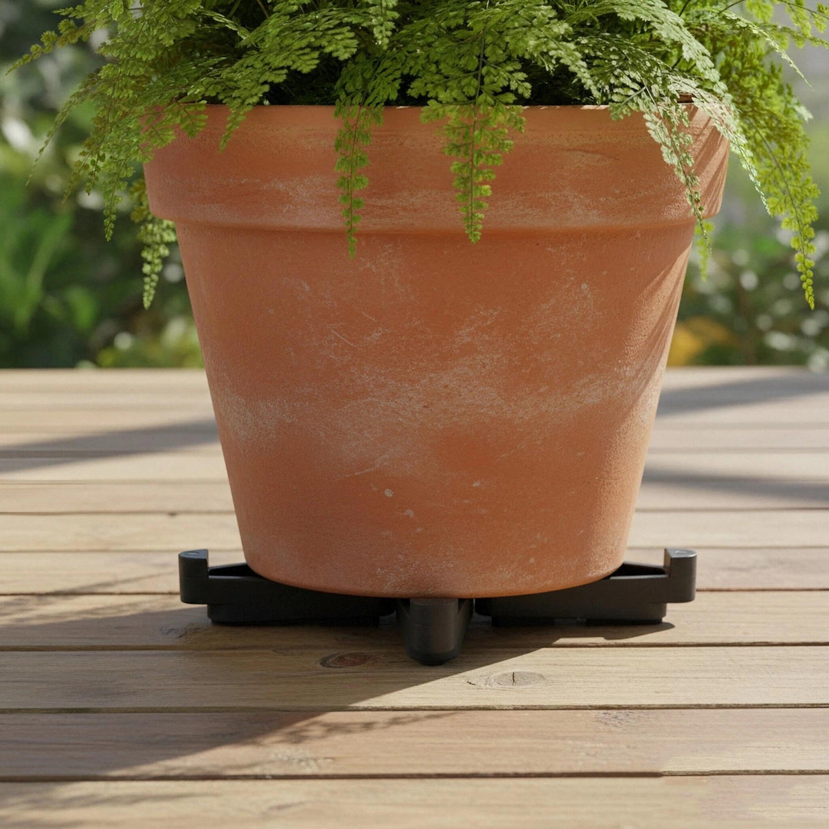 PTAHAN weather-resistant construction for both indoor and outdoor use.