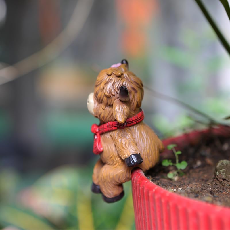 Pujipu Highland Cow fence decor enhances garden borders with charm