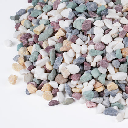 Pulovin pea gravel for aquarium decor, durable natural substrate enhances underwater landscapes.