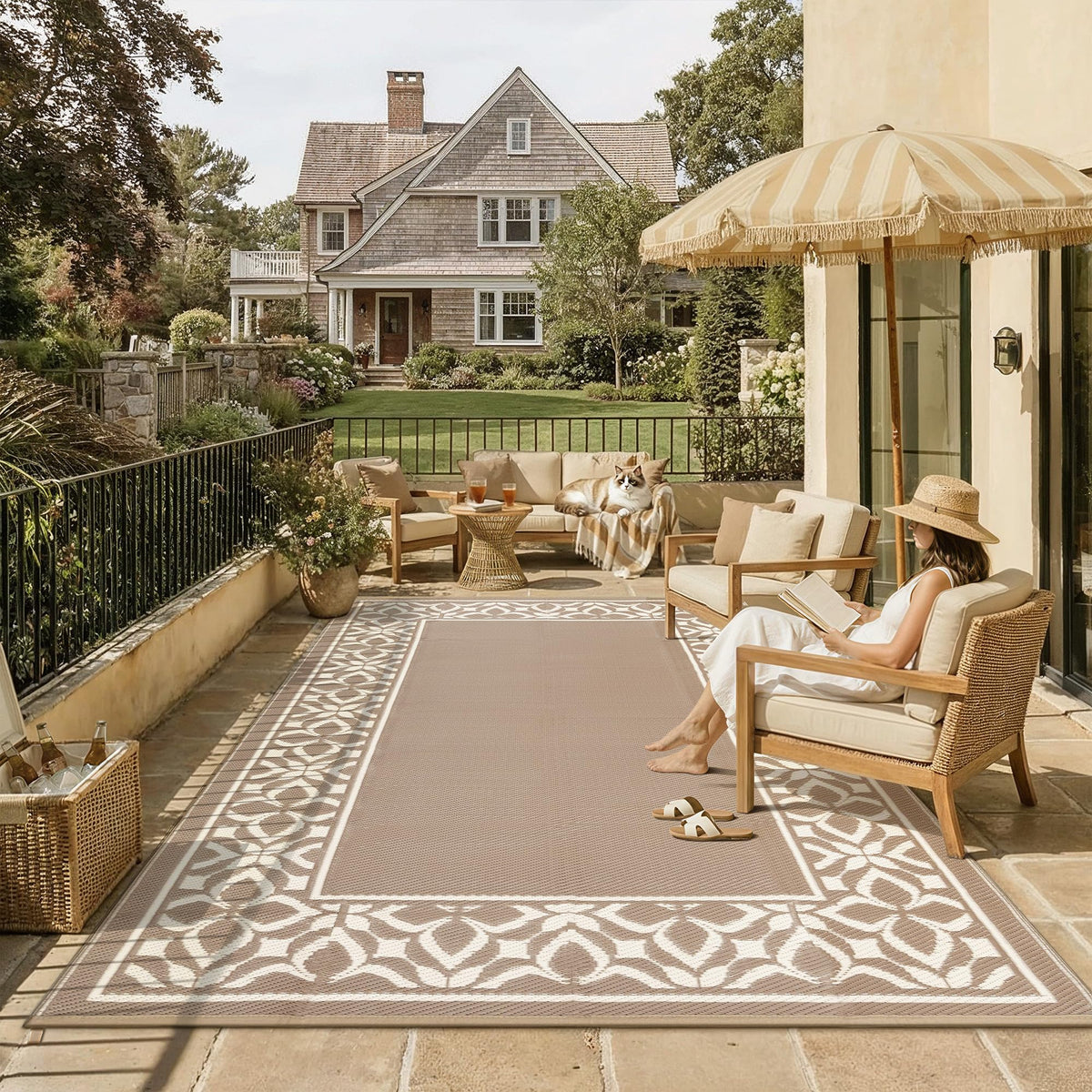 PureCozy reversible rug side A for two chic looks on outdoor spaces