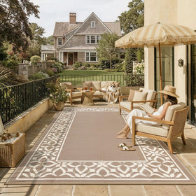 PureCozy reversible rug side A for two chic looks on outdoor spaces