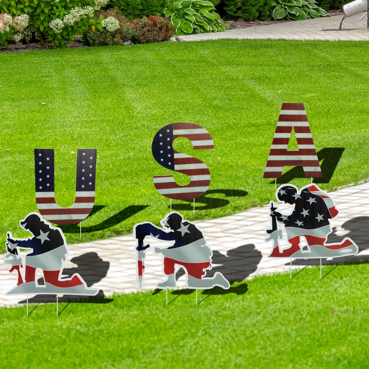 PURPLE STAR 1N A letter sign boosts USA-themed curb appeal.
