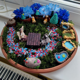 Durable Purple Star ponds provide nature-inspired detail in micro landscapes and tabletop displays.