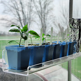 Pusonor versatile display shelf can hold photos or small decor