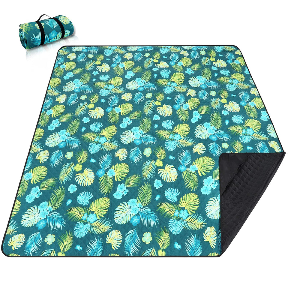 PY SUPER MODE picnic blanket unfolded to 83x79 inches, spacious for family picnics.