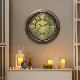 Pytha Sight outdoor clock side view showing durable metal frame and finish