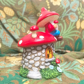 QCF Solar Mushroom Gnomes Houses yard, porch, and patio lighting.