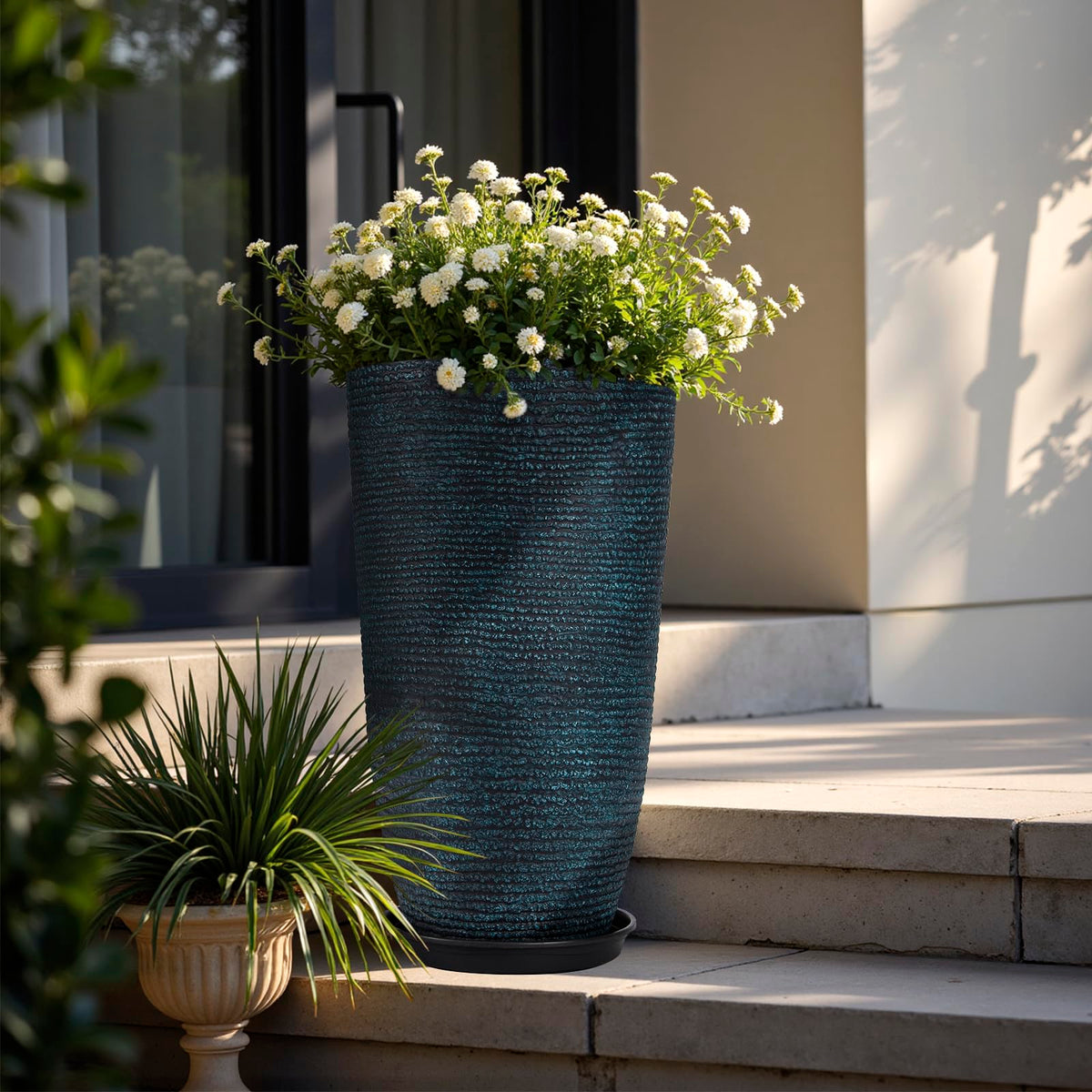 QCQHDU patio garden blue planter for versatile outdoor arrangements.