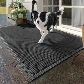 QiCaiJia anti-slip bottom shown on concrete surface