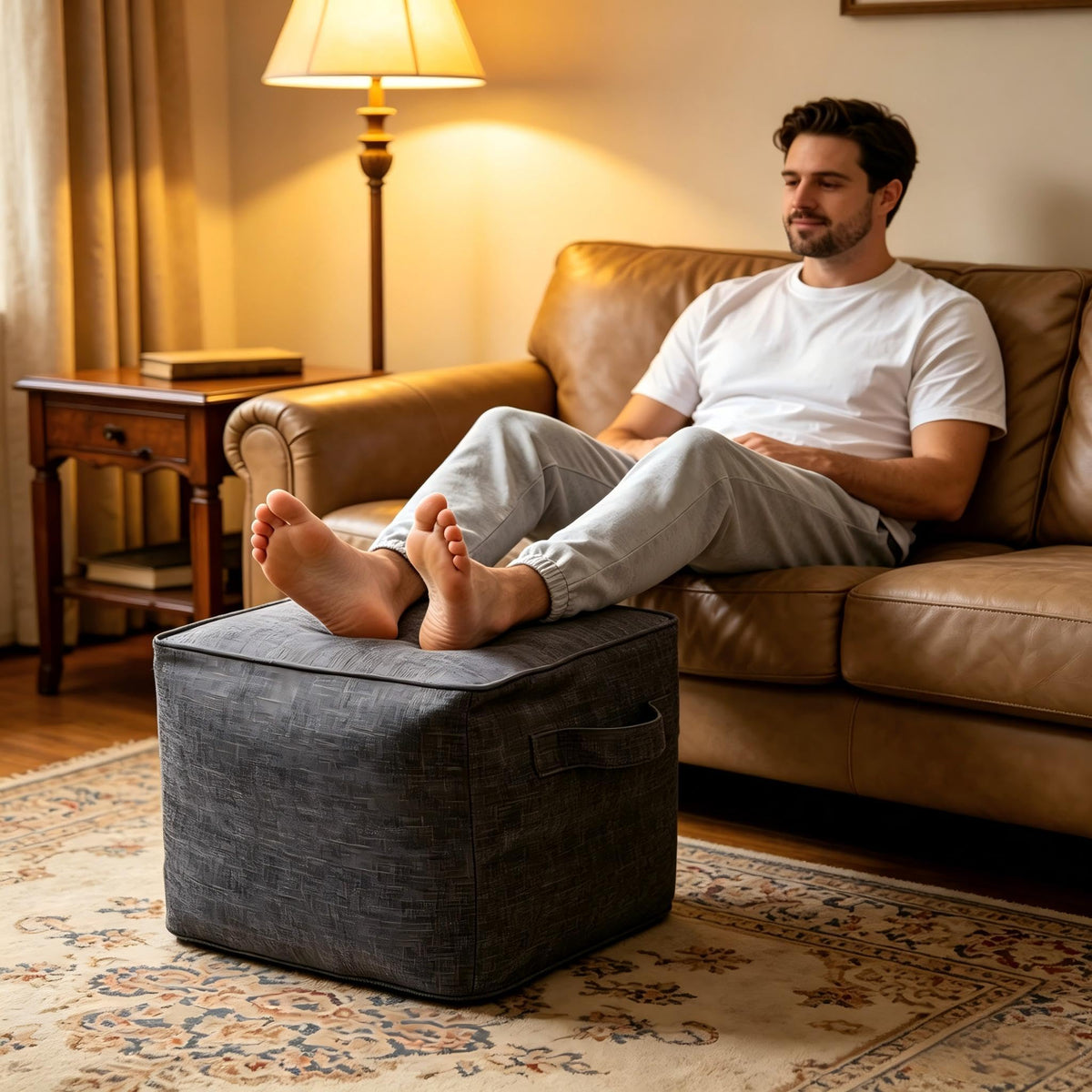 QILLOWAY ideal for patio, poolside, garden, or campsite setups.