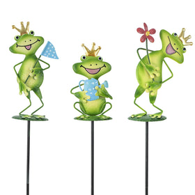 Qipade 3-pack frog garden stake collection brightens lawns with durable, weather-ready metal design
