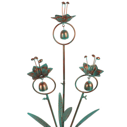 Qipade Calla Lily Garden Stake with Bells anchors your garden as a charming focal point