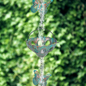 Qipade rain chain shows S-shaped hooks for secure, easy installation.
