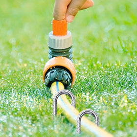 QNLONG landscape stakes deliver sturdy, long-lasting support for plants and fabrics.