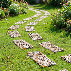 Qualdout river stones with PVC backing detail showing easy alignment