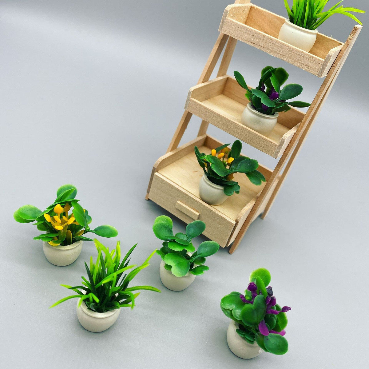 QuarenDen resin plants resist wear and fading for lasting displays