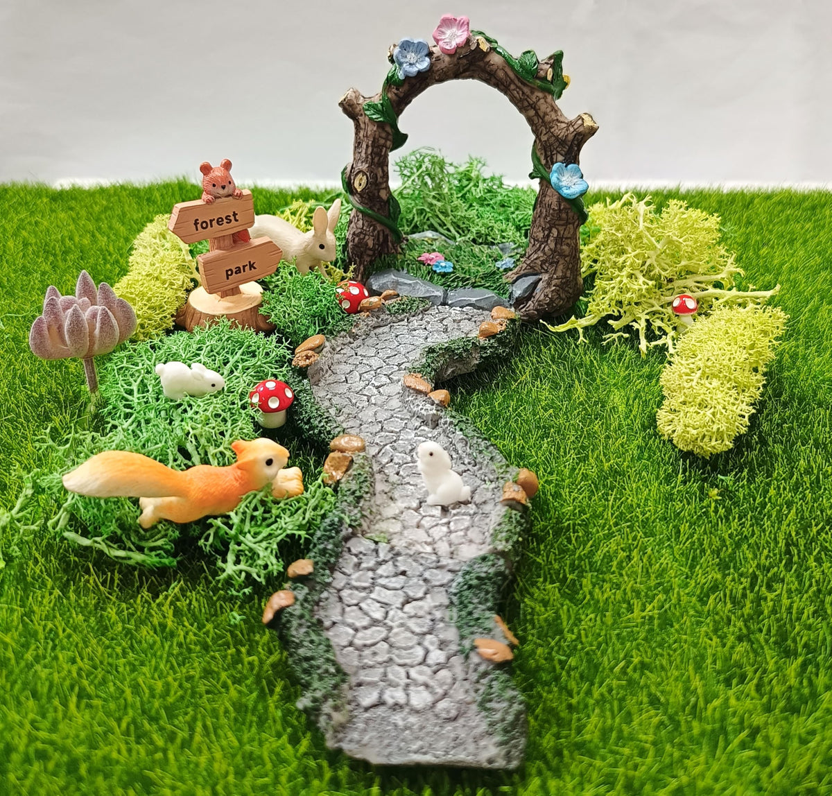 QuarenDen succulents offer vibrant, low-maintenance accents for micro landscapes.