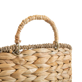 Quincry gift-ready set suitable for entryways, weddings, and seasonal displays.