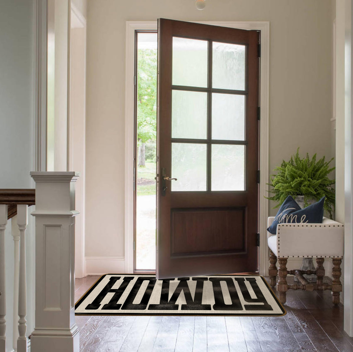 Qvapt Non-slip rubber backing keeps the mat securely in place.